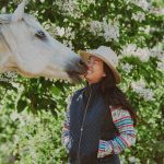 outback-outfit-horse-kisses